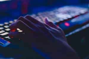 Auch eine Tastatur gibt dir haptisches Feedback. (Soumil Kumar/Pexels)